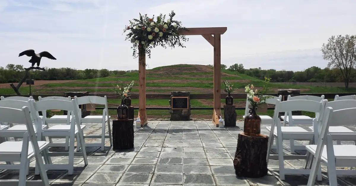 Hazels Hill wedding venue at Wildlife Prairie Park