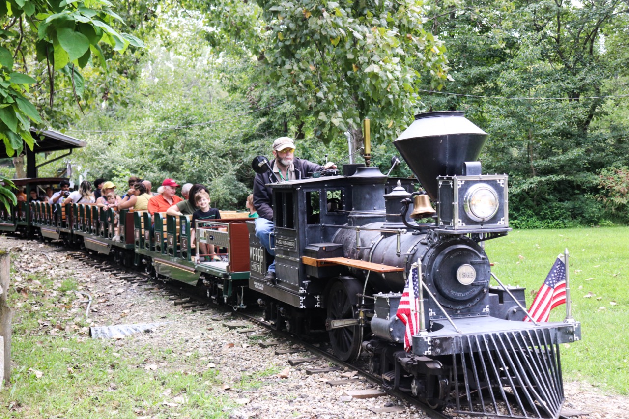 Guests on Train-04 Large