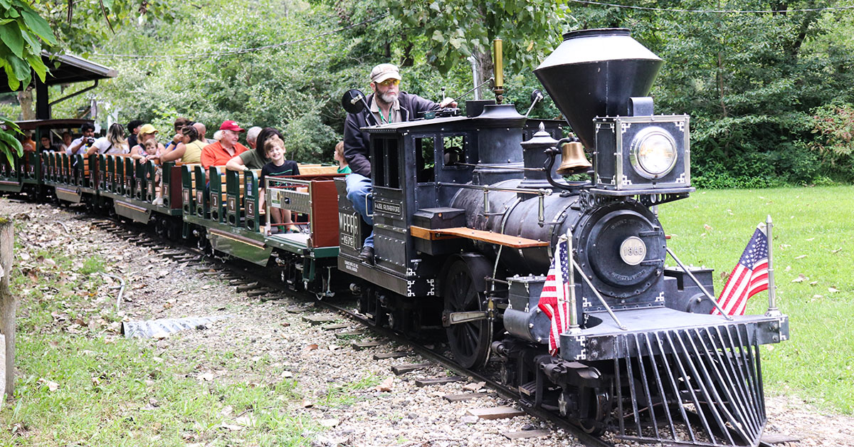 Prairie Zephyr Train at Wildlife Prairie Park