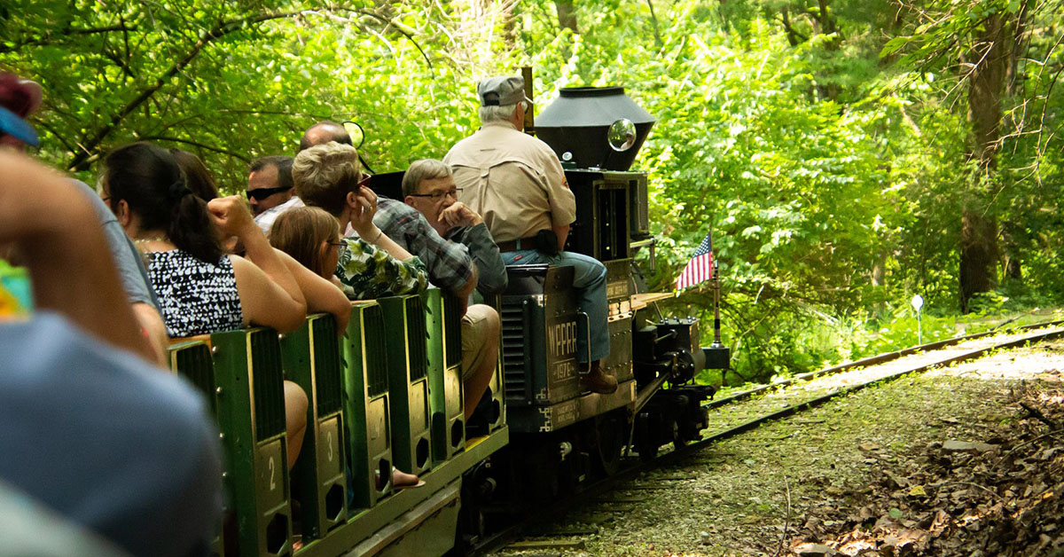 Prairie Zephyr Train at Wildlife Prairie Park