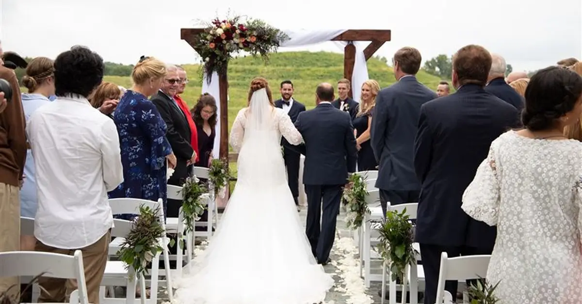 Weddings at Wildlife Prairie Park